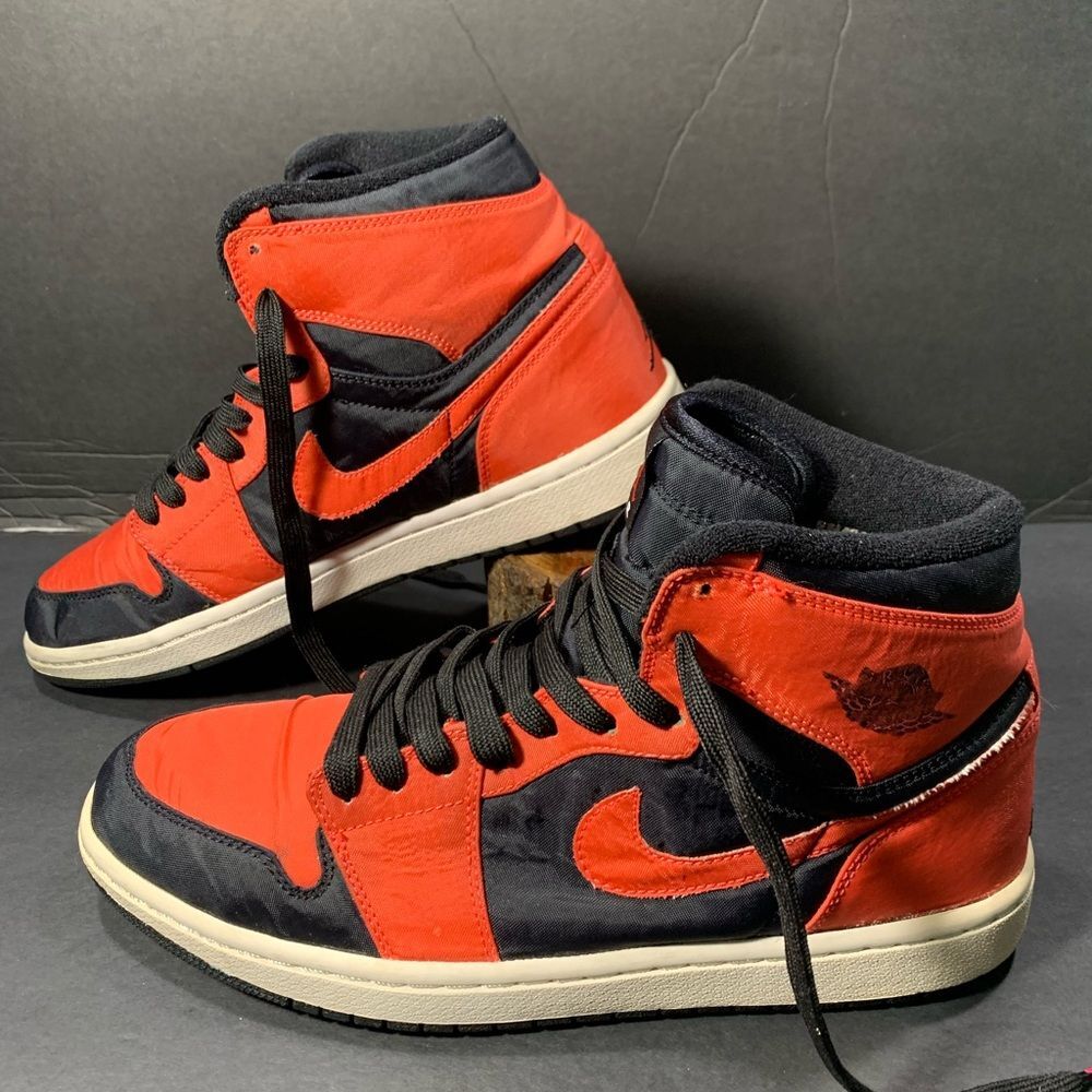 Nike Air Jordan 1 High Men Red Black Sneakers Shoe Size- 9.5